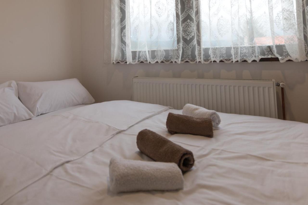 Viktorijini Konaci Aparthotel Kremna Εξωτερικό φωτογραφία