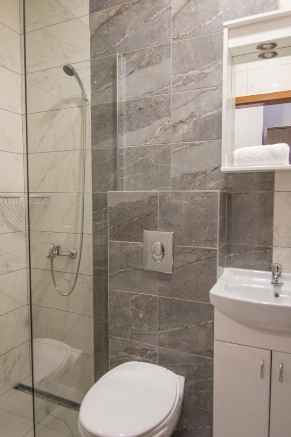 Viktorijini Konaci Aparthotel Kremna Εξωτερικό φωτογραφία